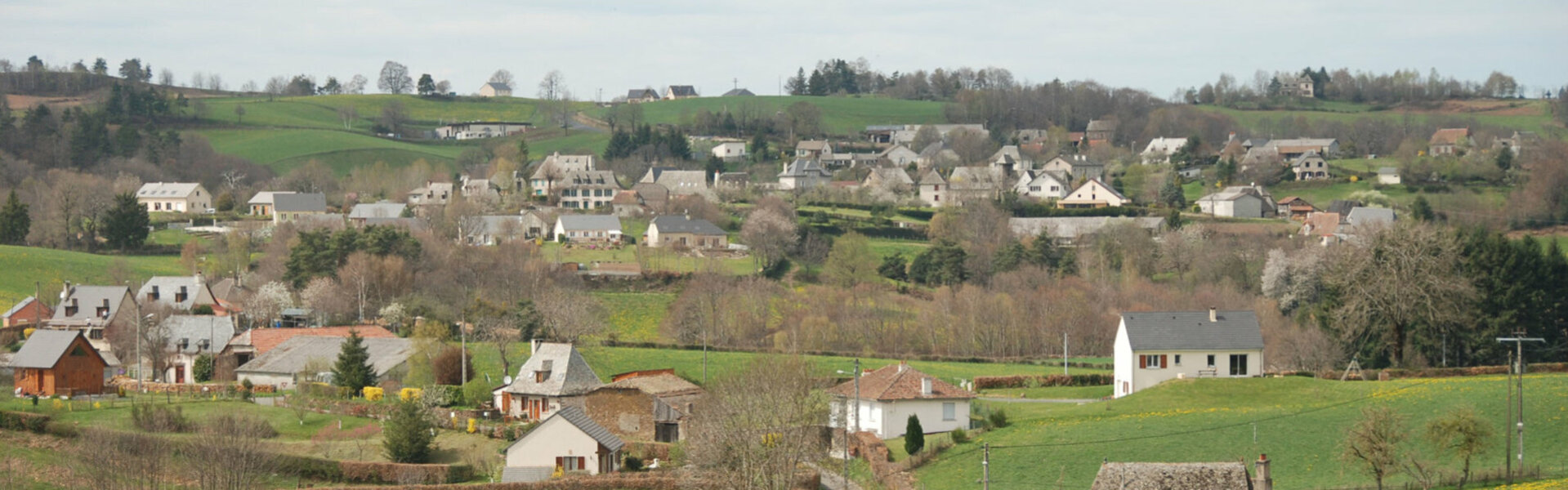 La place de Teissieres dans le Cantal en Auvergne